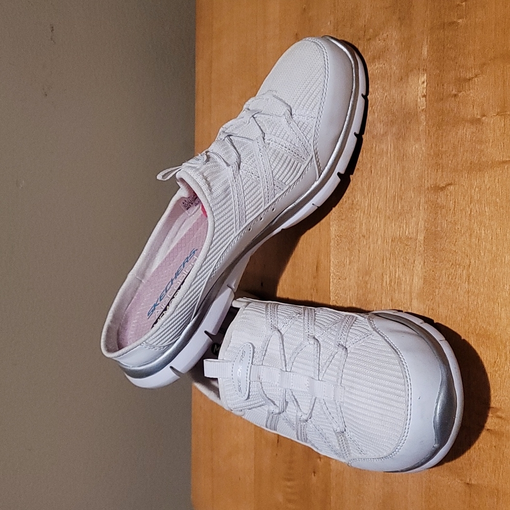 SKECHERS AIR COOLED MEMORY FOAM MULES-SIZE 8.5